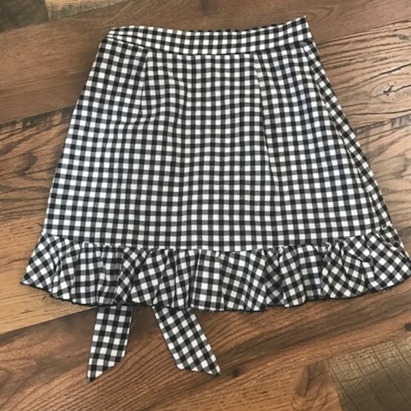 Adorable Checkerboard Wrap Around Apron - XS - Picture 1 of 8